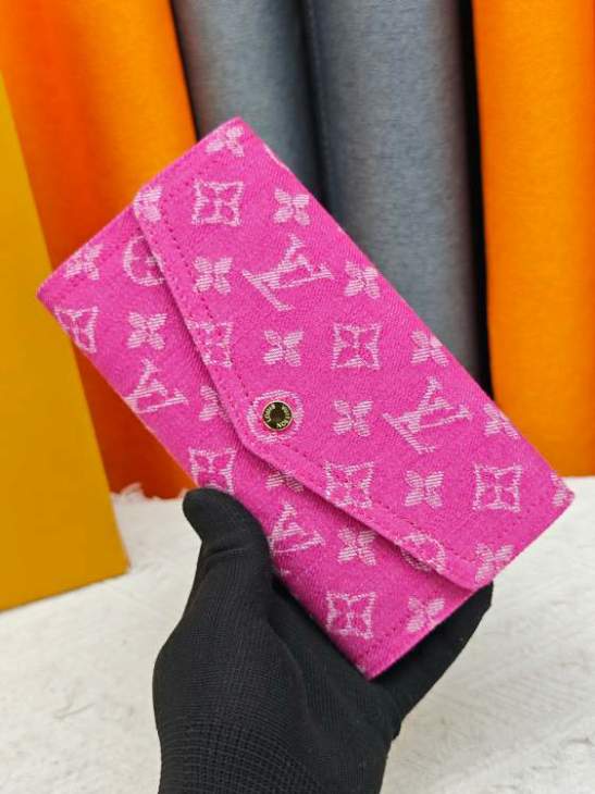 Picture of Louis Vuitton Wallets _SKUfw240288841fw